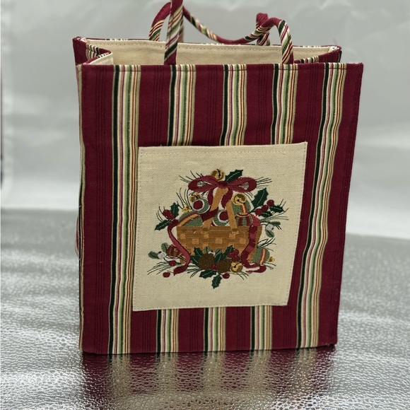 Longaberger Christmas tote. Retired - Picture 1 of 3